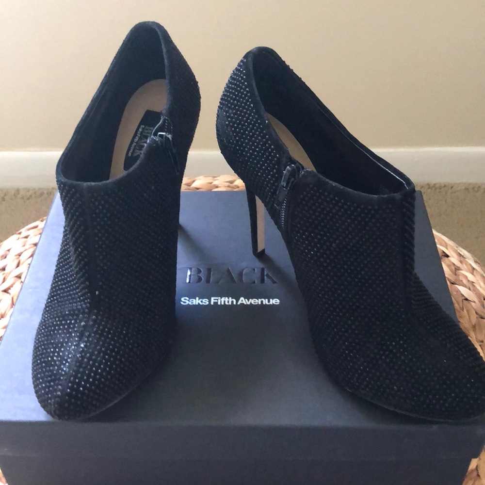 SAKS FIFTH AVENUE BLAKE BOOTIES. - Picture 4 of 8